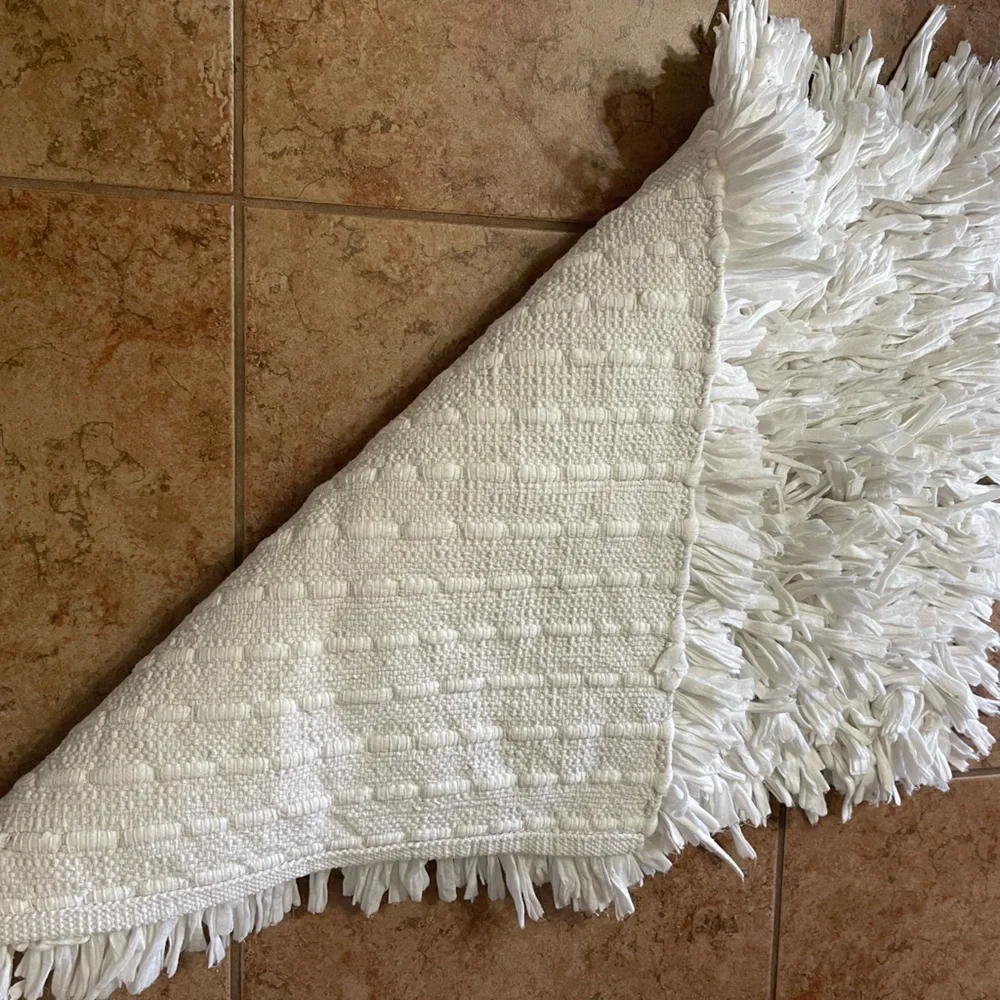 White Shag Bath Rug - Plush Cotton Bathroom Mat